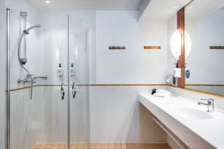 bathroom in superior room at scandic rukahovi in ruka