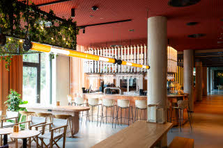 Bar desk tables Scandic Frankfurt Hafenpark