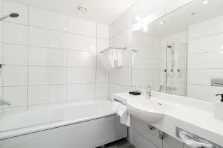 bathroom in king superior at scandic byparken