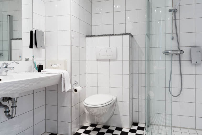 Bathroom shower Scandic Aalborg City