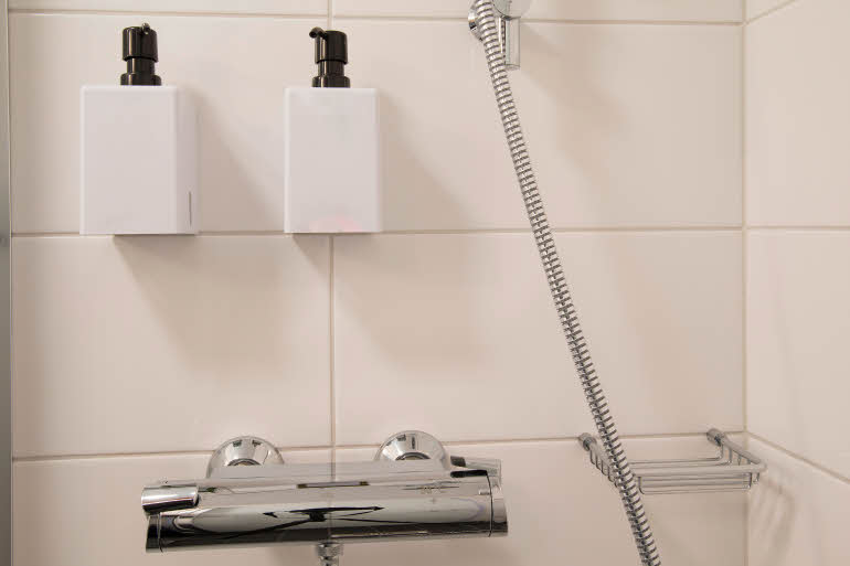 Superior king bathroom 