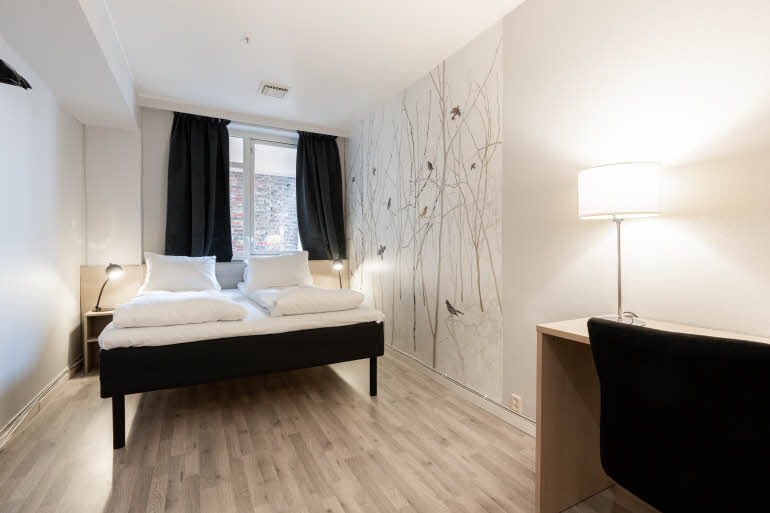 standard queen room at scandic byparken