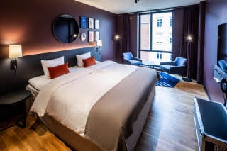 double bed in room superior king