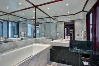 Bathroom in Twin Superior room at Scandic Kramer