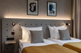 Twin Superior room at Scandic Helsinki Hub