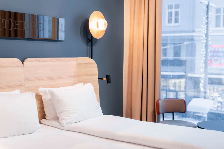 standard queen room at scandic torget in bergen norway