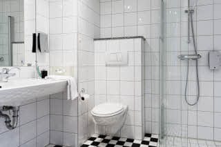 Bathroom shower Scandic Aalborg City