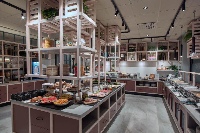 breakfast area at scandic borlänge