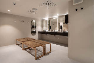 changing room at scandic helsinki hub