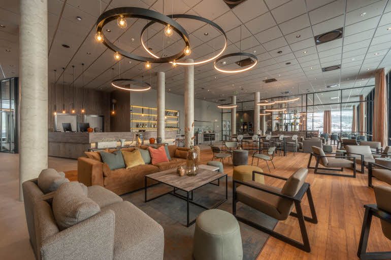 seating area in the lobbybar at scandic sortland 