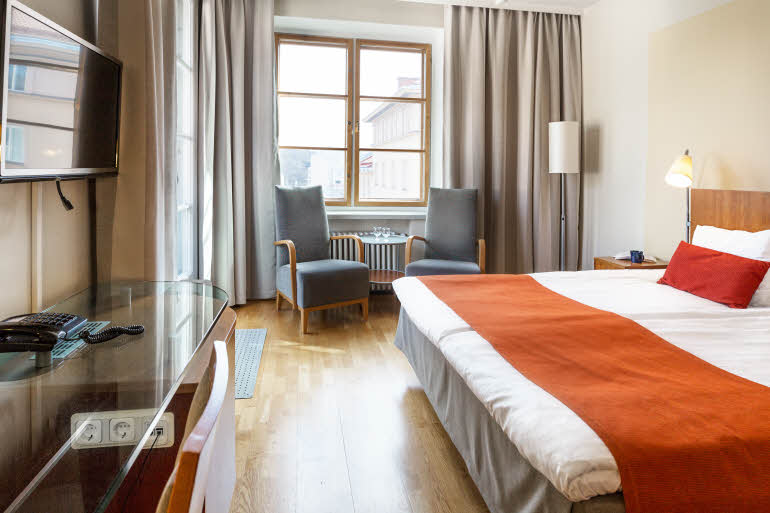 superior room with balcony scandic plaza turku hotel turku finland