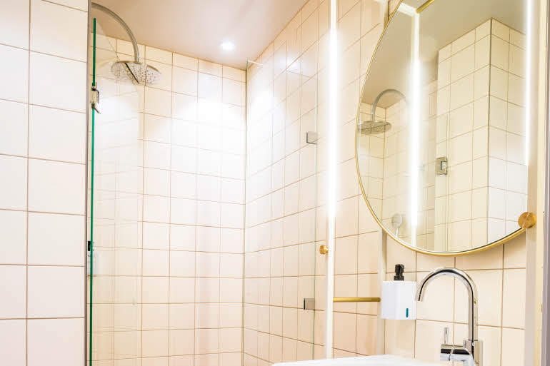 Bathroom shower Scandic No 53