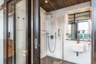 Presidential Suite bathroom 