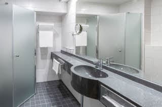 Family superior bathroom 