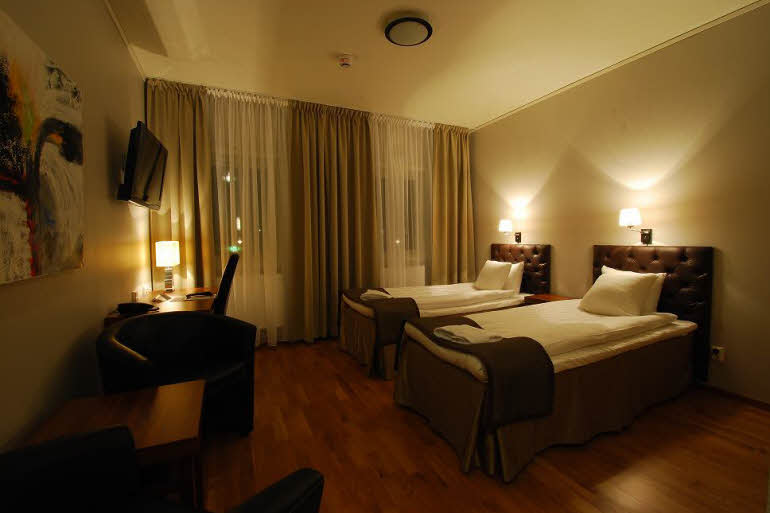 Standard room evening Scandic Gällivare