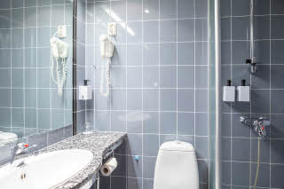 Standard Single, bathroom 