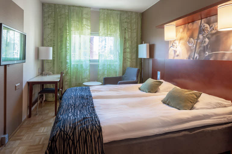standard room with queen bed at scandic jyväskylä city hotel finland