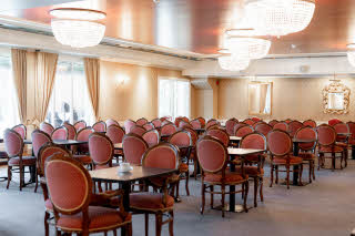 breakfast area at scandic valdres in fagernes