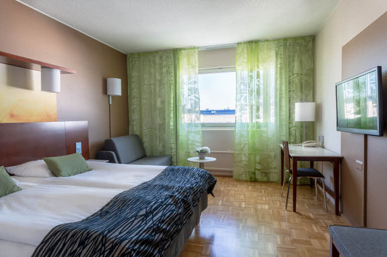 Standard room with king bed