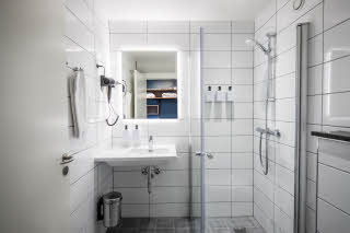 Junior Suite bathroom, Scandic Glostrup