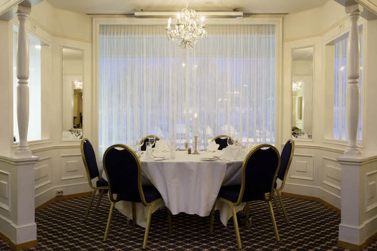 restaurant