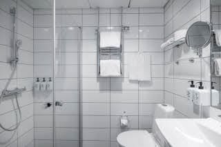 superior extra bathroom at scandic webers in copenhagen