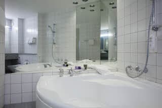 Scandic Aarhus Vest, bathroom, junior suite