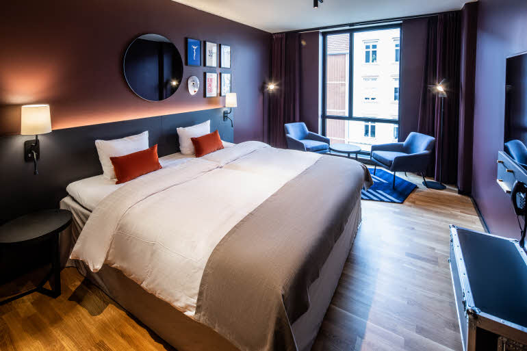 double bed in room superior king